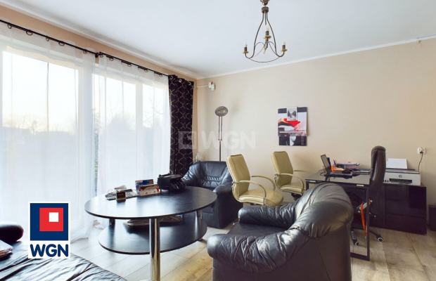 Szprotawa, dom 280 m2, 12 pokoi, działka 3666 m2, cena 1 650 000 zł, sprzedam.  
  
WGN Nieruchomości oferuje atrakcyjną nieruc