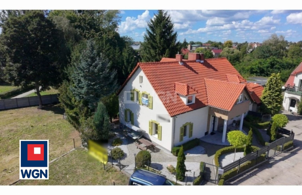 Szprotawa, dom 280 m2, 12 pokoi, działka 3666 m2, cena 1 650 000 zł, sprzedam.  
  
WGN Nieruchomości oferuje atrakcyjną nieruc