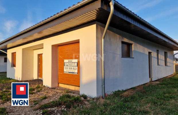 Małomice, dom jednorodzinny, 4 pokoje, 127 m2, działka 852 m2, cena 510 000 zł, sprzedam.  
  
Polecam Państwu nowy dom jednoro