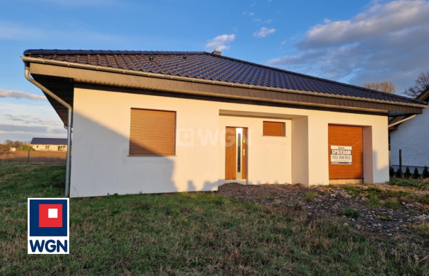 Małomice, dom jednorodzinny, 4 pokoje, 127 m2, działka 852 m2, cena 510 000 zł, sprzedam.  
  
Polecam Państwu nowy dom jednoro