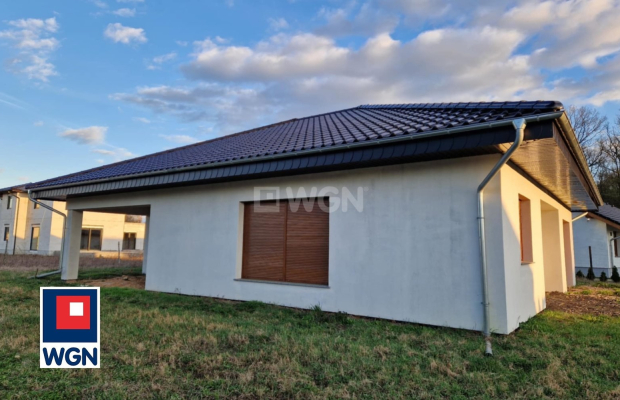 Małomice, dom jednorodzinny, 4 pokoje, 127 m2, działka 852 m2, cena 510 000 zł, sprzedam.  
  
Polecam Państwu nowy dom jednoro