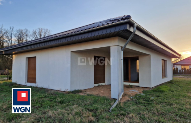 Małomice, dom jednorodzinny, 4 pokoje, 127 m2, działka 852 m2, cena 510 000 zł, sprzedam.  
  
Polecam Państwu nowy dom jednoro