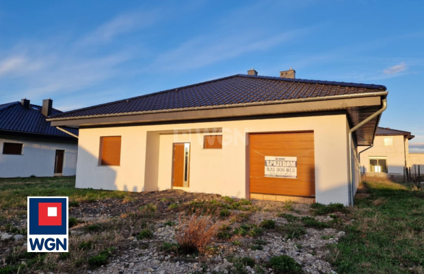 Małomice, dom jednorodzinny, 4 pokoje, 127 m2, działka 852 m2, cena 510 000 zł, sprzedam.  
  
Polecam Państwu nowy dom jednoro