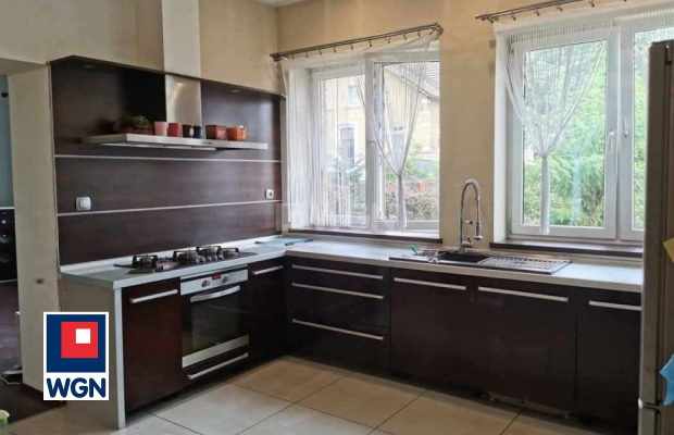 Szprotawa , mieszkanie 4 pokoje, 150 m2 sprzedam, cena 399 000 zł.  
  
 Oferta wyłącznie w WGN Nieruchomości.  
  
 Sprzedam d