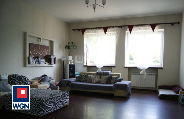 Szprotawa , mieszkanie 4 pokoje, 150 m2 sprzedam, cena 399 000 zł.  
  
 Oferta wyłącznie w WGN Nieruchomości.  
  
 Sprzedam d