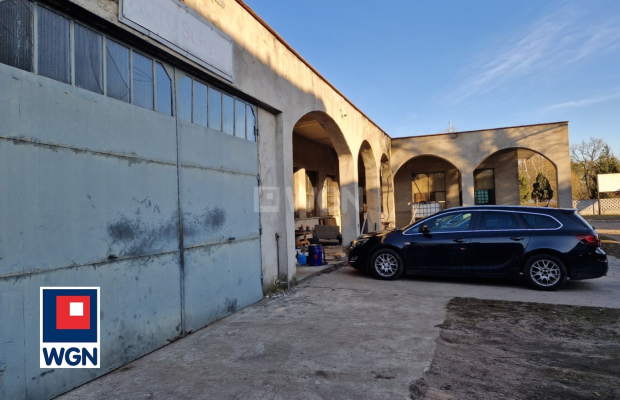 Iłowa, dom 92 m2, 4 pokoje, warsztat samochodowy 265 m2 i 125 m2, cena 715 000 zł, sprzedam.  
  
Na sprzedaż nieruchomość grun