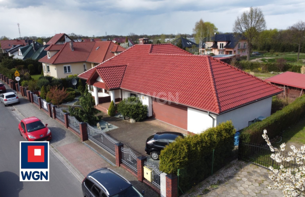 Żagań, dom 5 pokoi, 134 m2, działka 13 ar, cena 1 399 000 zł, sprzedam.  
  
Na sprzedaż rezydencja w stylu dworku dedykowana w