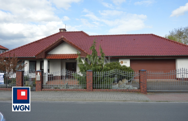 Żagań, dom 5 pokoi, 134 m2, działka 13 ar, cena 1 399 000 zł, sprzedam.  
  
Na sprzedaż rezydencja w stylu dworku dedykowana w