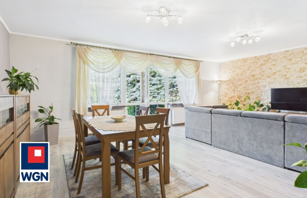 Ołobok, dom 5 pokoi, 150 m2, sprzedam, cena 1299 000 zł.  
  
 Oferta wyłącznie w WGN Nieruchomości.  
  
 Sprzedam nieruchomoś