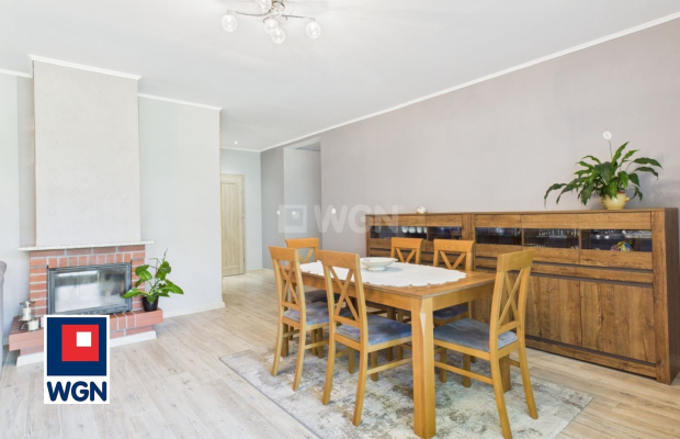 Ołobok, dom 5 pokoi, 150 m2, sprzedam, cena 1299 000 zł.  
  
 Oferta wyłącznie w WGN Nieruchomości.  
  
 Sprzedam nieruchomoś