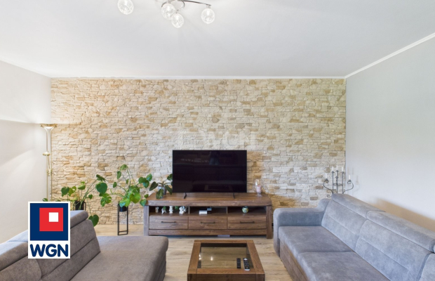 Ołobok, dom 5 pokoi, 150 m2, sprzedam, cena 1299 000 zł.  
  
 Oferta wyłącznie w WGN Nieruchomości.  
  
 Sprzedam nieruchomoś