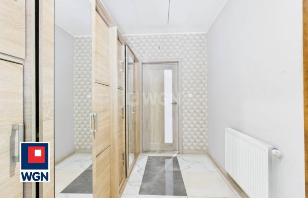 Ołobok, dom 5 pokoi, 150 m2, sprzedam, cena 1299 000 zł.  
  
 Oferta wyłącznie w WGN Nieruchomości.  
  
 Sprzedam nieruchomoś