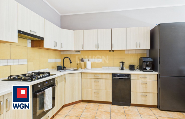 Ołobok, dom 5 pokoi, 150 m2, sprzedam, cena 1299 000 zł.  
  
 Oferta wyłącznie w WGN Nieruchomości.  
  
 Sprzedam nieruchomoś