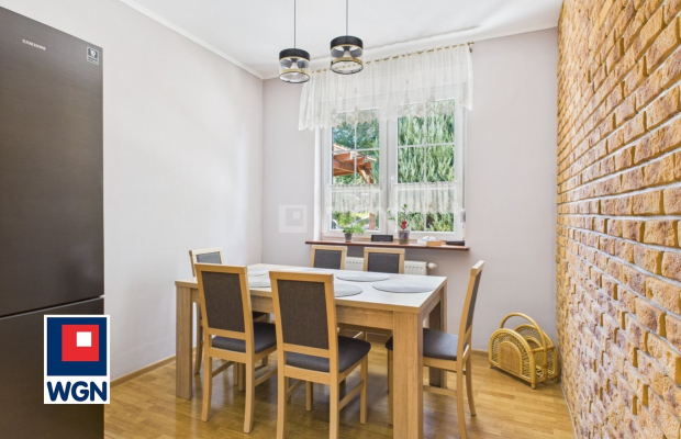 Ołobok, dom 5 pokoi, 150 m2, sprzedam, cena 1299 000 zł.  
  
 Oferta wyłącznie w WGN Nieruchomości.  
  
 Sprzedam nieruchomoś