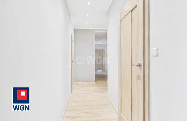 Ołobok, dom 5 pokoi, 150 m2, sprzedam, cena 1299 000 zł.  
  
 Oferta wyłącznie w WGN Nieruchomości.  
  
 Sprzedam nieruchomoś