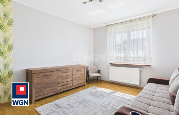 Ołobok, dom 5 pokoi, 150 m2, sprzedam, cena 1299 000 zł.  
  
 Oferta wyłącznie w WGN Nieruchomości.  
  
 Sprzedam nieruchomoś