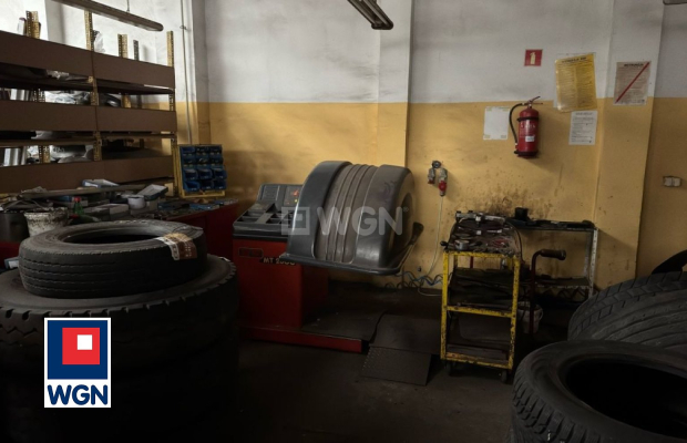 Szprotawa, obiekt usługowo-magazynowy, powierzchnia 600 m2, sprzedam, cena 799 000 zł.  
  
Wyłącznie w WGN Nieruchomości.  
  