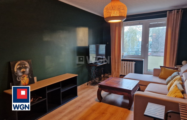 Tomaszowo, mieszkanie 2 pokoje, 47 m2,odstępne 1400 zł, wynajmę.  
  
Na wynajem polecam Państwu atrakcyjne, słoneczne i ciepłe