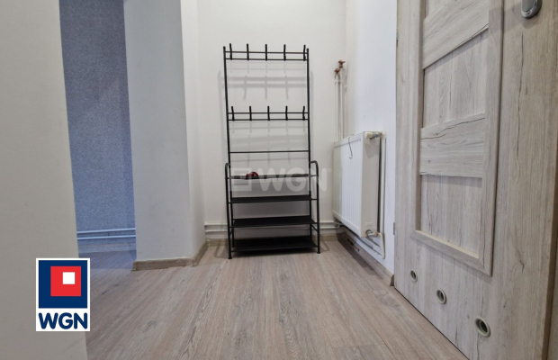 Szprotawa, kawalerka w Rynku, 56 m2, cena 250 000 zł, sprzedam.  
  
Na sprzedaż oferuję Państwu mieszkanie dwupoziomowe w zaby