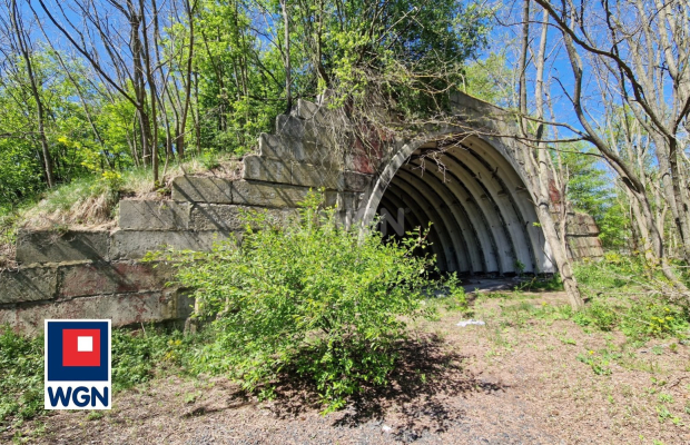 Wiechlice, schron 358 m2, działka 46 ar, cena 1 000 000 zł, sprzedam.  
  
Na sprzedaż działka inwestycyjna numer 425/1 o powie