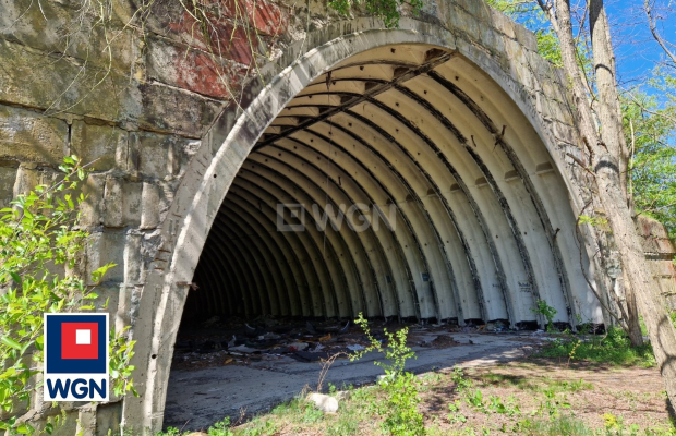 Wiechlice, schron 358 m2, działka 46 ar, cena 1 000 000 zł, sprzedam.  
  
Na sprzedaż działka inwestycyjna numer 425/1 o powie