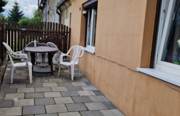 Szprotawa, mieszkanie 2 pokoje, 60 m2, cena 229 000 zł, sprzedam.  
  
Na sprzedaż polecam mieszkanie na parterze w murowanym j