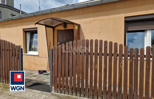 Szprotawa, mieszkanie 2 pokoje, 60 m2, cena 229 000 zł, sprzedam.  
  
Na sprzedaż polecam mieszkanie na parterze w murowanym j