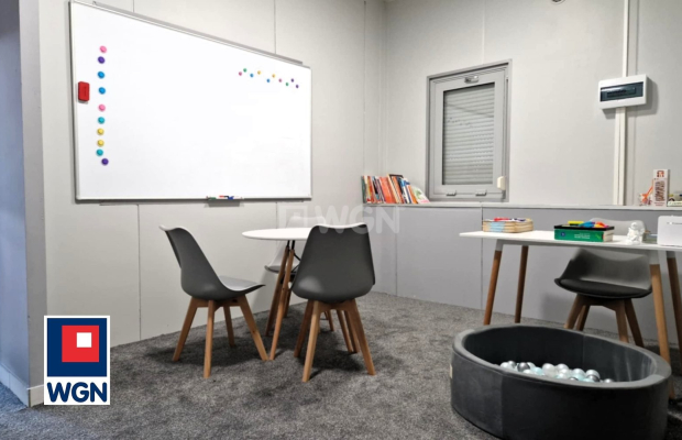 Wiechlice, pawilon handlowo-usługowy, 20 m2, odstępne 800 zł, wynajmę.  
  
Wynajmę pawilon przy ulicy Brzozowej w Wiechlicach,