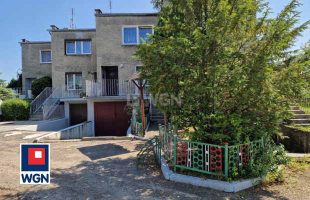 Małomice, dom w zabudowie szeregowej, 3 pokoje, 95 m2, cena 429 000 zł, sprzedam.  
  
Na sprzedaż oferuję Państwu niewielki, p