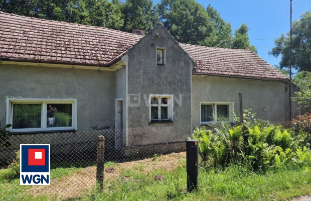 Cieciszów, dom 2 pokoje 80 m2, sprzedam, cena 219 000 zł.  
  
 Oferta wyłącznie w WGN Nieruchomości.  
  
 Sprzedam domek poni