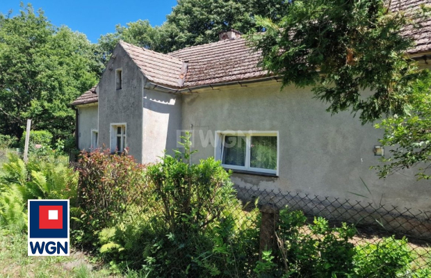 Cieciszów, dom 2 pokoje 80 m2, sprzedam, cena 219 000 zł.  
  
 Oferta wyłącznie w WGN Nieruchomości.  
  
 Sprzedam domek poni