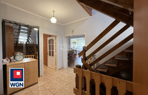Szprotawa, dom 6 pokoi, 160 m2, sprzedam, cena 890 000 zł.  
  
 Oferta wyłącznie w WGN Nieruchomości.  
  
 Sprzedam dom w Szp