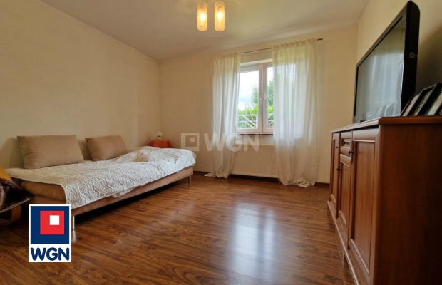 Szprotawa, dom jednorodzinny, 5 pokoi, 150 m2, cena 820 000 zł, sprzedam.  
  
Na sprzedaż oferuję Państwu atrakcyjny dom parte