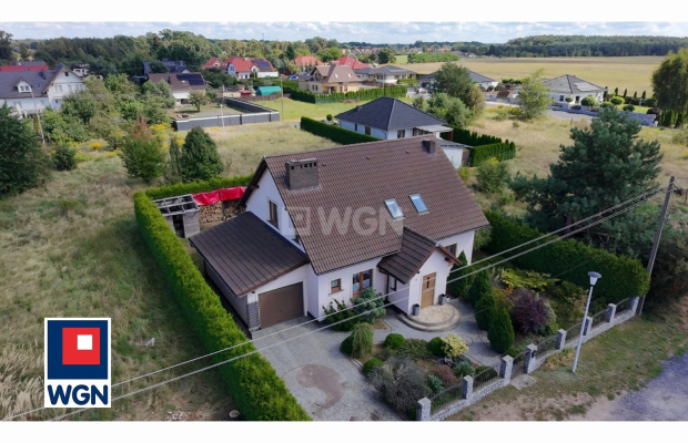 Szprotawa, dom jednorodzinny, 5 pokoi, 150 m2, cena 820 000 zł, sprzedam.  
  
Na sprzedaż oferuję Państwu atrakcyjny dom parte