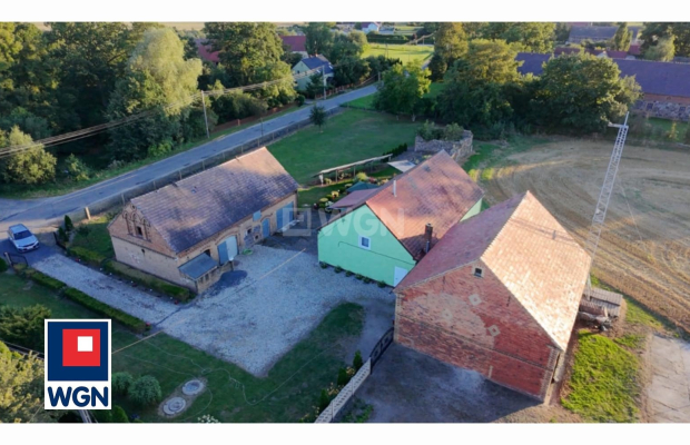 Siecieborzyce, dom 130 m2, 3 pokoje, budynki gospodarcze, działka 1,34 ha, cena 790 000 zł, sprzedam.  
  
Na sprzedaż dobrze u