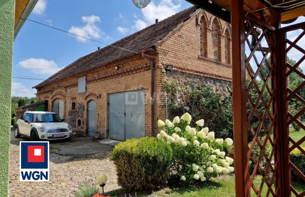 Siecieborzyce, dom 130 m2, 3 pokoje, budynki gospodarcze, działka 1,34 ha, cena 790 000 zł, sprzedam.  
  
Na sprzedaż dobrze u