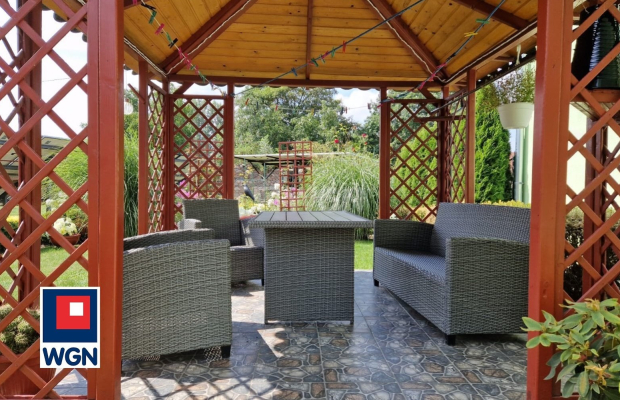 Siecieborzyce, dom 130 m2, 3 pokoje, budynki gospodarcze, działka 1,34 ha, cena 790 000 zł, sprzedam.  
  
Na sprzedaż dobrze u