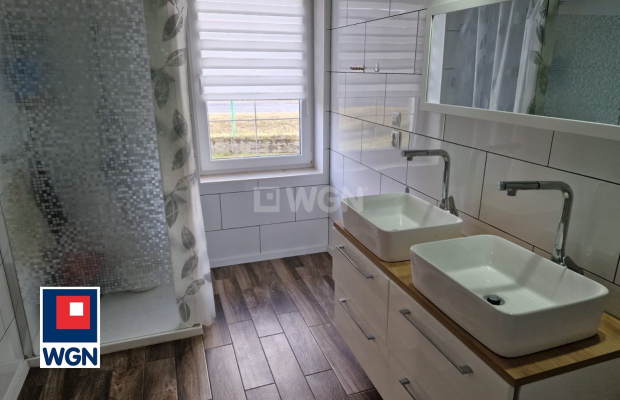 Lubiechów, dom 141 m2, 6 pokoi, cena 690 000 zł, sprzedam.  
  
Na sprzedaż polecam Państwu dom dwurodzinny zlokalizowany na 29