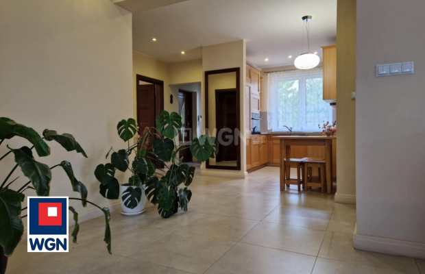 Szprotawa, dom 3 pokoje, 96 m2, działka 791 m2, cena 820 000 zł, sprzedam.  
  
Polecam Państwu komfortowy, kompletnie umeblowa