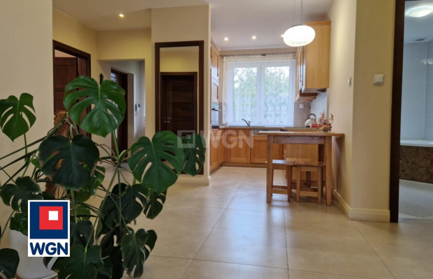 Szprotawa, dom 3 pokoje, 96 m2, działka 791 m2, cena 820 000 zł, sprzedam.  
  
Polecam Państwu komfortowy, kompletnie umeblowa