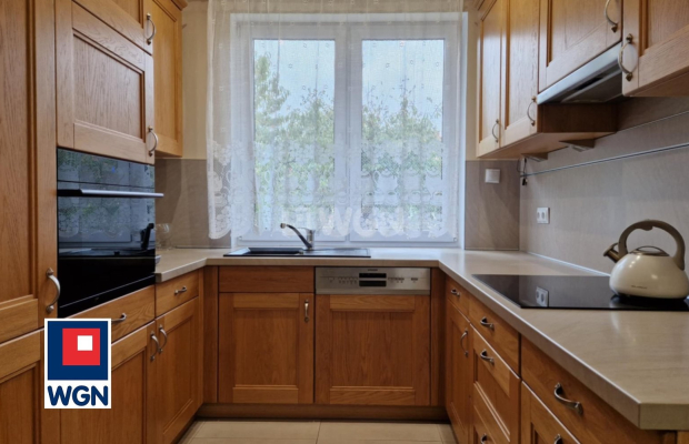 Szprotawa, dom 3 pokoje, 96 m2, działka 791 m2, cena 820 000 zł, sprzedam.  
  
Polecam Państwu komfortowy, kompletnie umeblowa