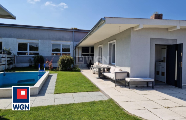 Wiechlice, nieruchomość mieszkalno- magazynowa, działka 58 ar, cena 3 500 000 zł, sprzedam.  
  
Na sprzedaż polecam Państwu ni