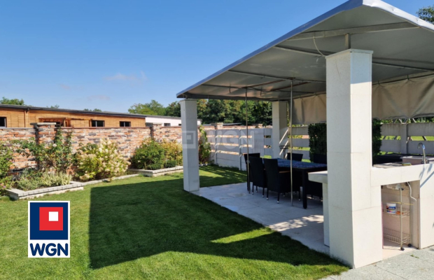 Wiechlice, nieruchomość mieszkalno- magazynowa, działka 58 ar, cena 3 500 000 zł, sprzedam.  
  
Na sprzedaż polecam Państwu ni