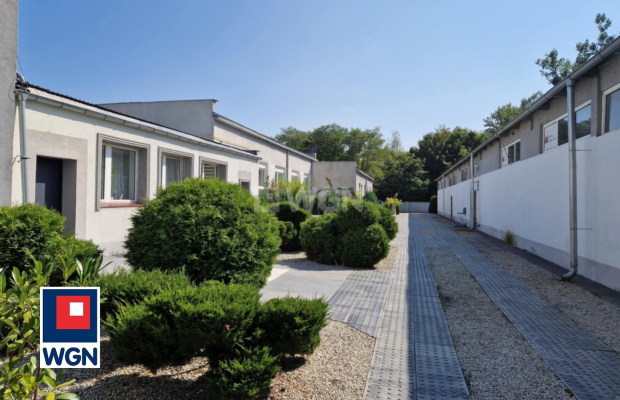 Wiechlice, nieruchomość mieszkalno- magazynowa, działka 58 ar, cena 3 500 000 zł, sprzedam.  
  
Na sprzedaż polecam Państwu ni