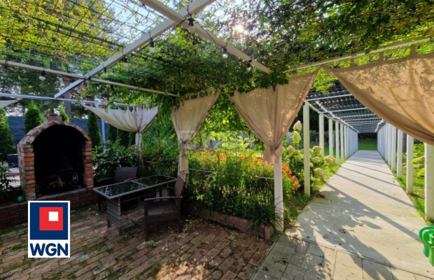 Pieszkowice, dom jednorodzinny, 4 pokoje, 140 m2, działka 29 ar, cena 930 000 zł, sprzedam.  
  
Na sprzedaż oferuję Państwu do