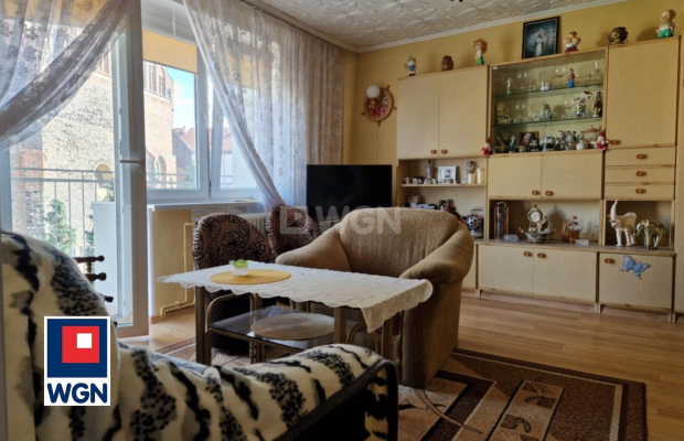 Szprotawa, kawalerka z balkonem, 32 m2, cena 199 000 zł, sprzedam.  
  
Na sprzedaż oferuję Państwu mieszkanie 1-pokojowe usytu
