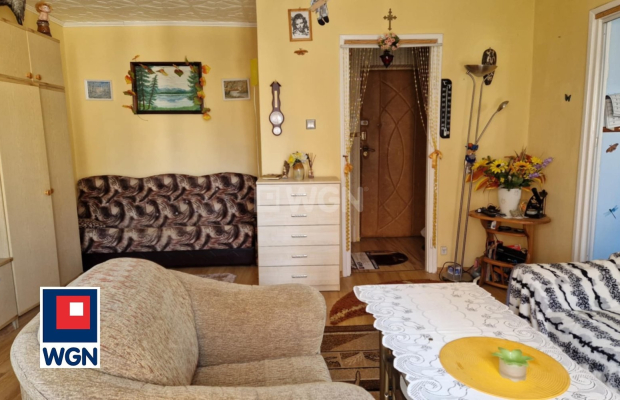 Szprotawa, kawalerka z balkonem, 32 m2, cena 199 000 zł, sprzedam.  
  
Na sprzedaż oferuję Państwu mieszkanie 1-pokojowe usytu