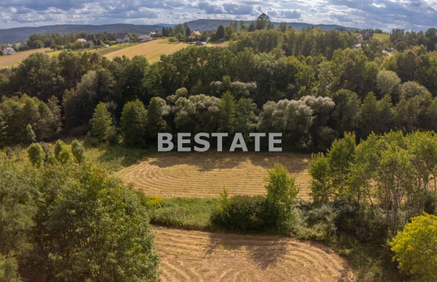 Sielski Azyl 1,47 ha w Lewniowej k. Gnojnika - Idealna Działka pod Dom Marzeń z Ogrodem i Widokami!  

 Jako agent nieruchomośc