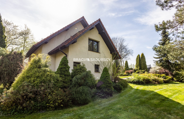  DOM NA DUŻEJ DZIAŁCE W ATRAKCYJNEJ LOKALIZACJI