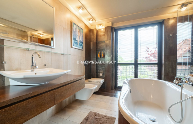 ZADBANY,WYSOKI STANDARD DOM OK 230 M2 